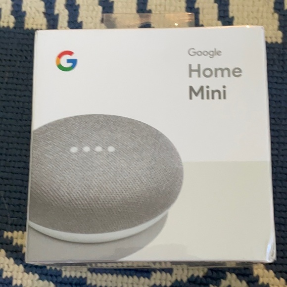 Never opened Google Home Mini - Picture 1 of 2